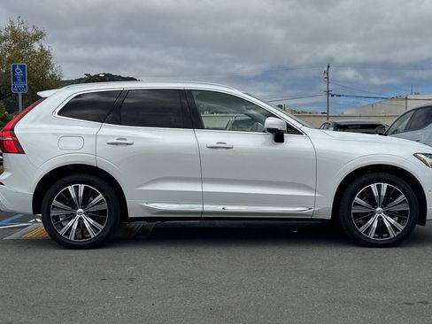Used 2023 Volvo XC60 B5 Plus w/ Protection Package Premier AWD/4WD image 9