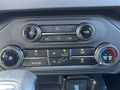 New 2025 Ford Bronco 4-Door image 17