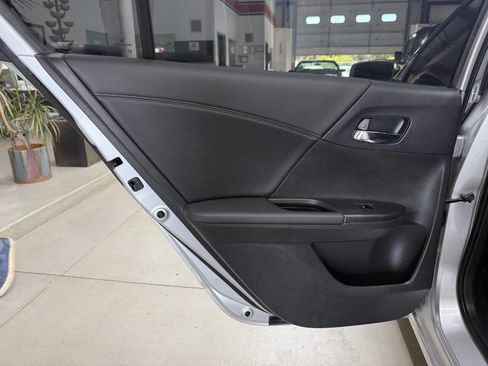 Used 2013 Honda Accord EX image 12