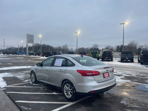 Used 2018 Ford Focus SE image 6