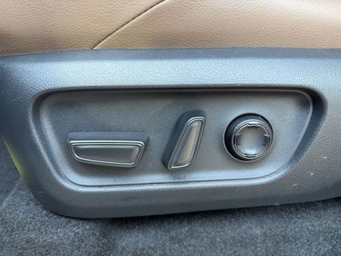 Used 2026 Toyota 4Runner Limited RWD image 29