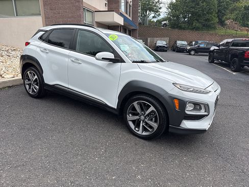 Used 2021 Hyundai Kona Limited AWD/4WD image 2