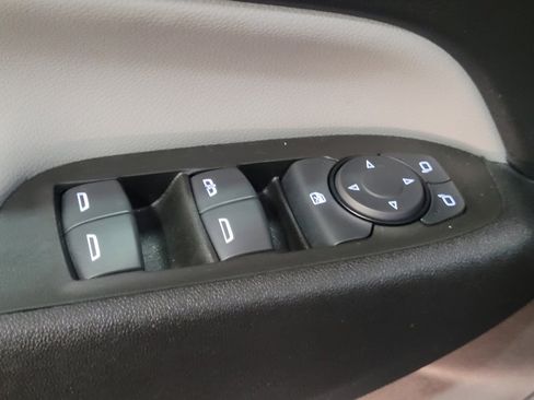 Used 2023 Chevrolet Equinox LT w/ Driver Convenience Package image 27