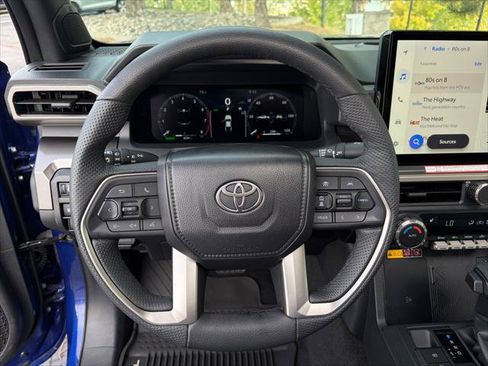 Certified 2025 Toyota Tacoma TRD Off-Road w/ TRD Off Road Upgrade Package AWD/4WD image 9