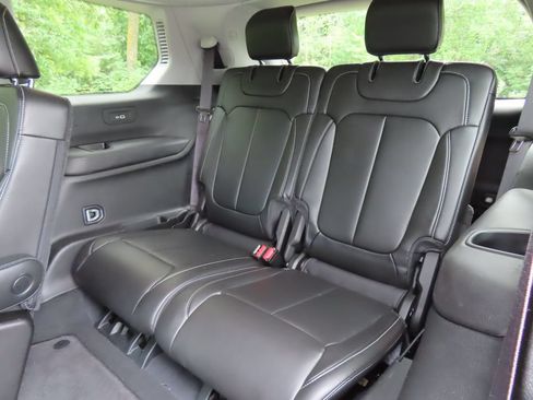 Certified 2023 Jeep Grand Cherokee L Limited AWD/4WD image 27