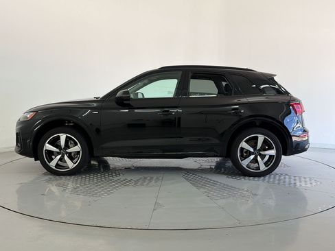 Used 2023 Audi Q5 2.0T Premium Plus w/ Premium Plus Package AWD/4WD image 2