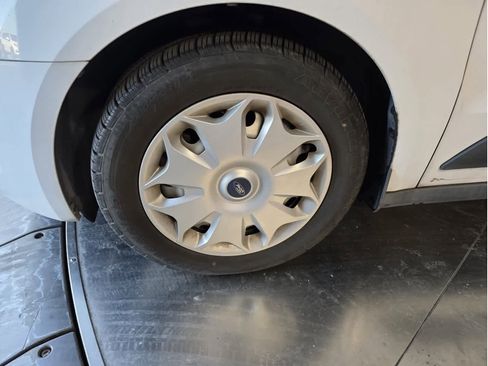 Used 2014 Ford Transit Connect XLT image 3