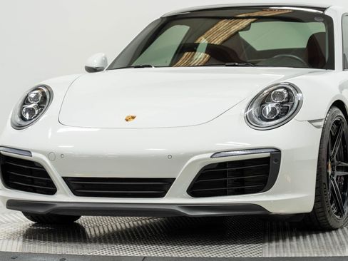 Used 2018 Porsche 911 Carrera 4S AWD/4WD image 8