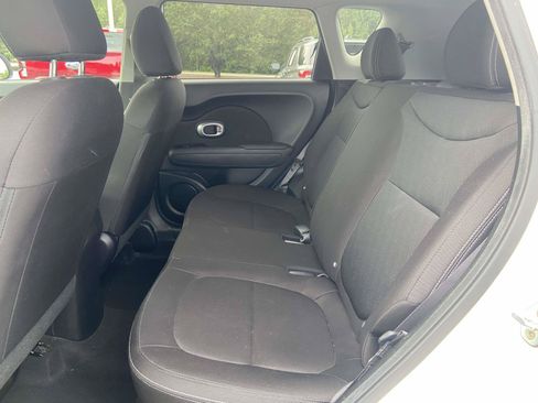 Used 2016 Kia Soul FWD image 11