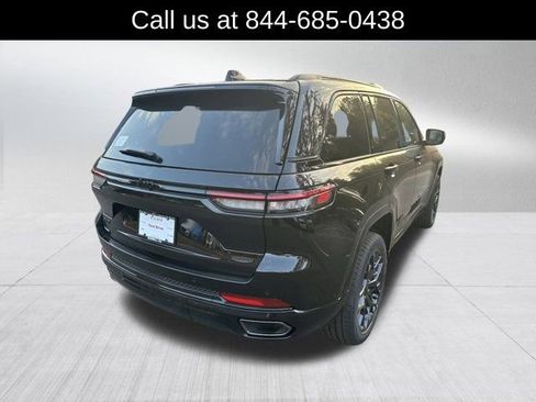 New 2025 Jeep Grand Cherokee Summit image 5