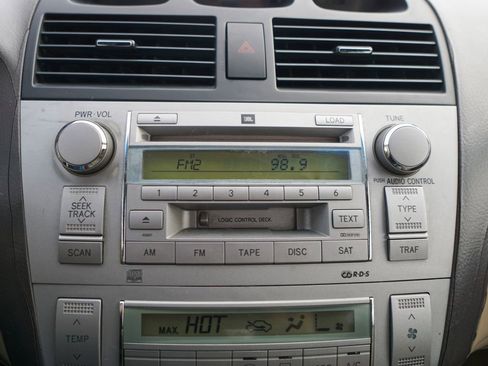 Used 2006 Toyota Solara SLE image 20