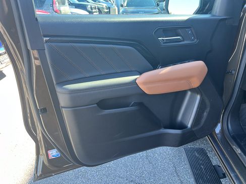 Used 2024 GMC Canyon AT4 image 14