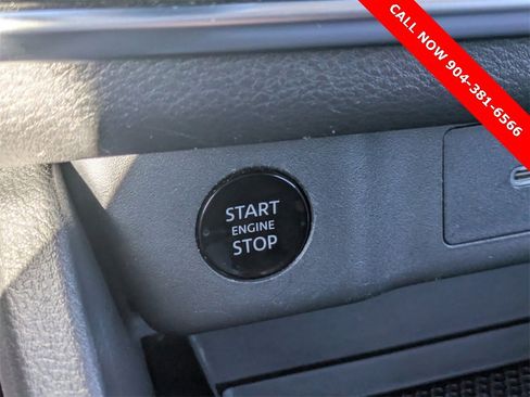 Used 2024 Nissan Rogue SV image 34