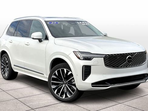 Used 2025 Volvo XC90 B5 Plus w/ Protection Package Premier image 2