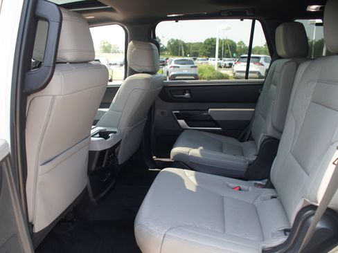 Used 2025 Toyota Sequoia Limited AWD/4WD image 15