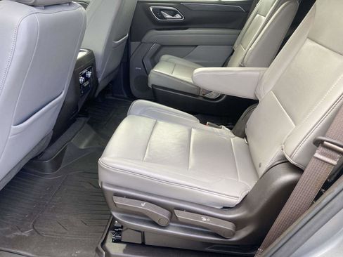 Used 2021 GMC Yukon SLT w/ SLT Luxury Plus Package image 17