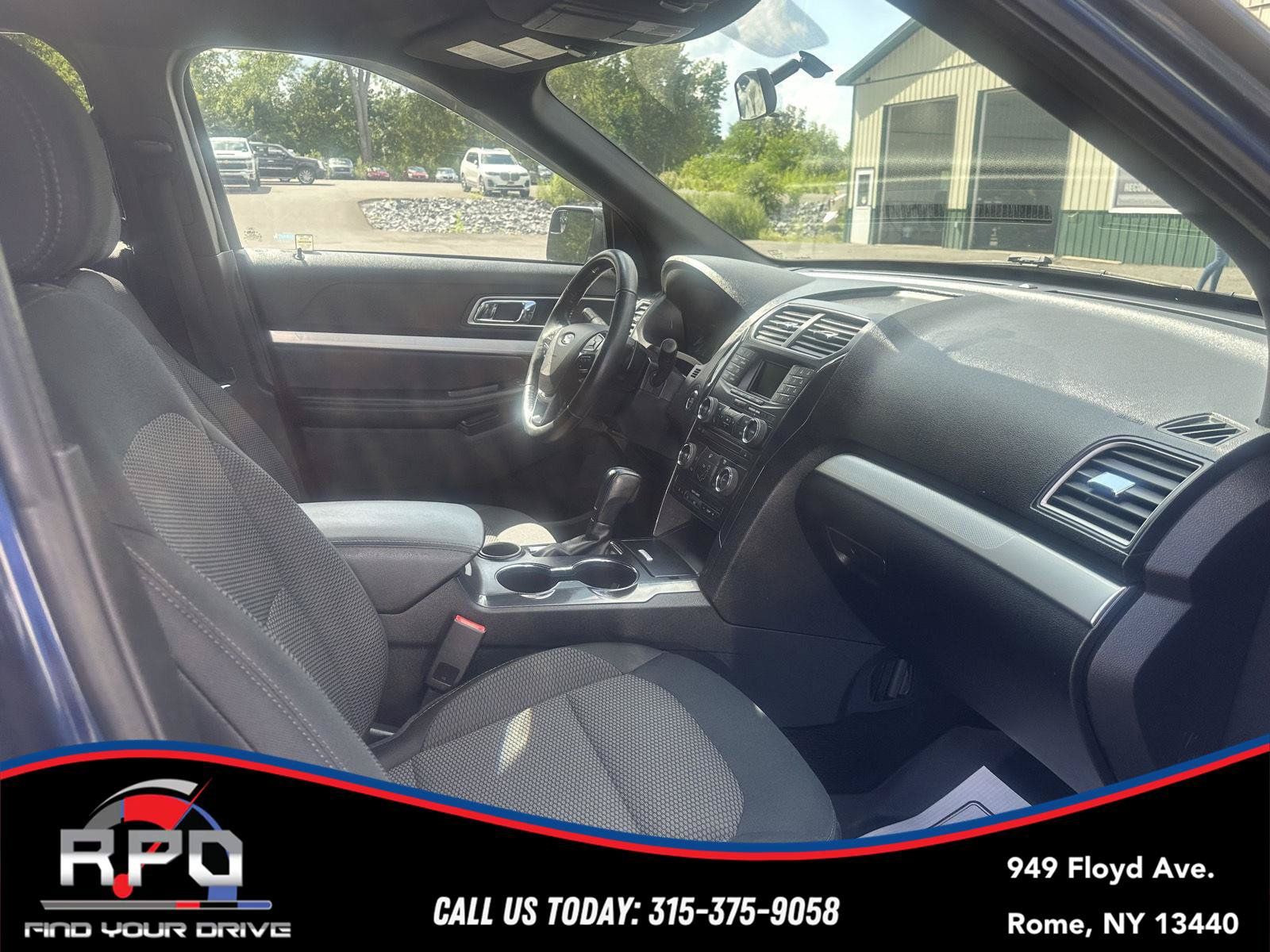 Used 2017 Ford Explorer XLT FWD image 16