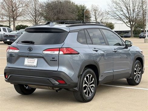 Used 2024 Toyota Corolla Cross SE image 7