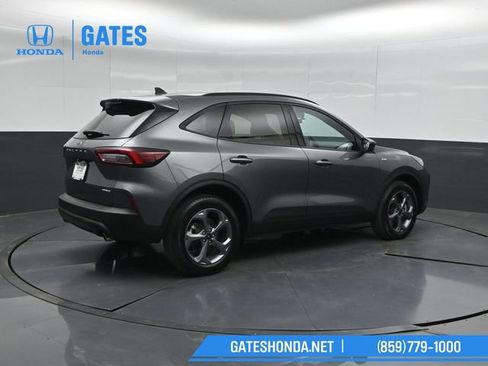 Used 2025 Ford Escape ST-Line AWD/4WD image 2