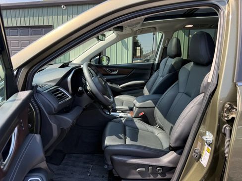 Used 2025 Subaru Ascent Touring AWD/4WD image 2