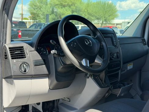 Used 2017 Mercedes-Benz Sprinter 2500 image 19
