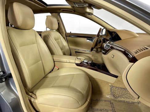 Used 2013 Mercedes-Benz S 550 Sedan image 36
