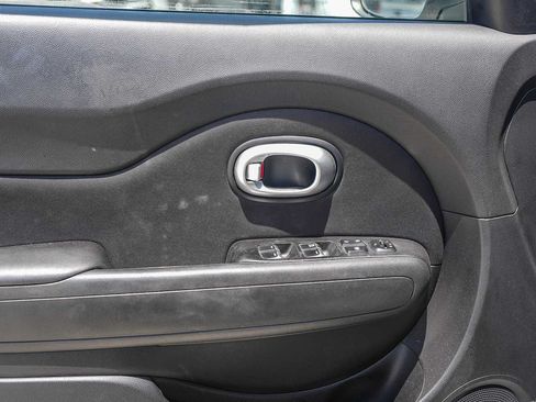 Used 2017 Kia Soul FWD image 16