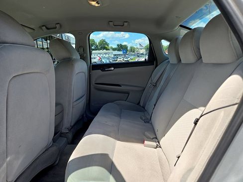 Used 2011 Chevrolet Impala LS FWD image 17