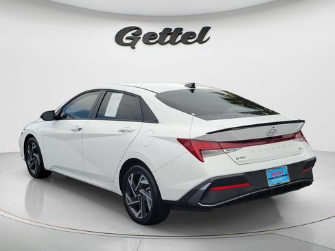 Certified 2025 Hyundai Elantra SEL FWD image 7
