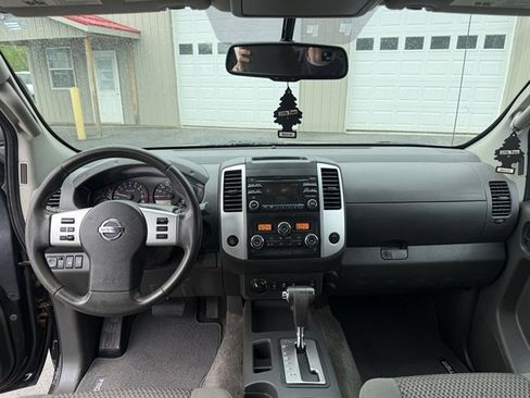 Used 2014 Nissan Frontier SV w/ SV Value Truck Package AWD/4WD image 24