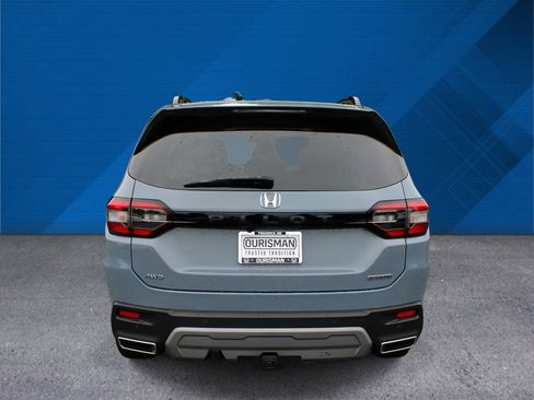 Certified 2025 Honda Pilot Touring image 8
