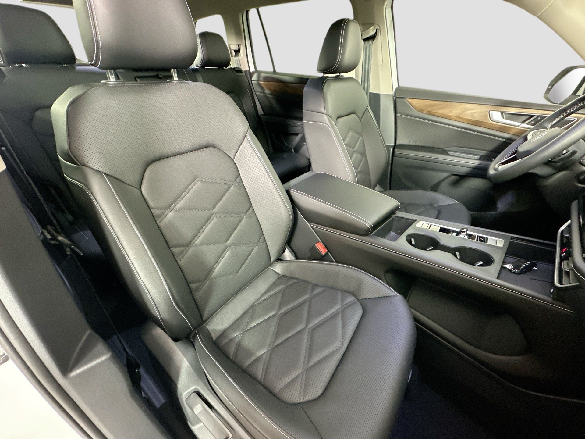 Certified 2026 Volkswagen Atlas SE FWD image 27