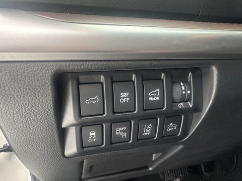 Used 2017 Subaru Outback 3.6R Limited image 11