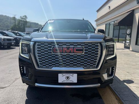 Used 2021 GMC Yukon XL Denali w/ Denali Premium Package AWD/4WD image 7