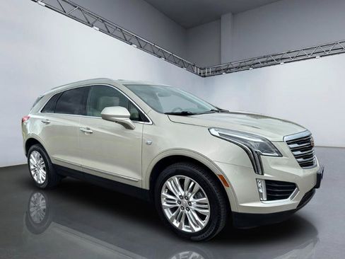 Used 2017 Cadillac XT5 Premium Luxury AWD/4WD image 9