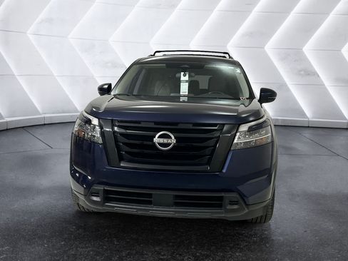 Used 2022 Nissan Pathfinder SV w/ SV Black Package FWD image 2