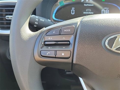 New 2026 Hyundai Venue SE image 5