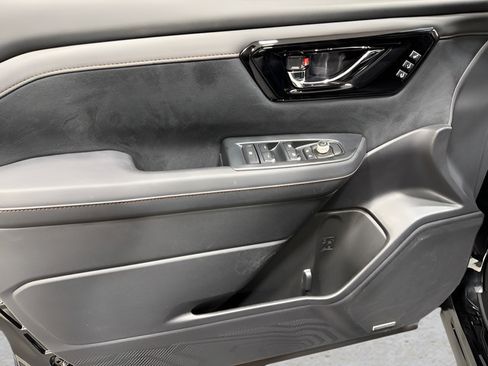 Certified 2025 Subaru Forester Touring AWD/4WD image 9