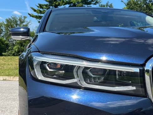 Used 2020 BMW 750i xDrive w/ Executive Package AWD/4WD image 10