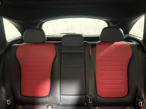 Used 2024 Mercedes-Benz GLC 300 4MATIC image 21