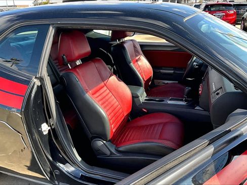 Used 2013 Dodge Challenger R/T image 7