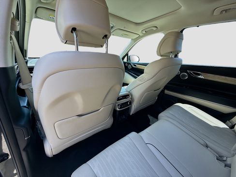 Used 2022 Genesis GV80 2.5T w/ Prestige Package 04 AWD/4WD image 22