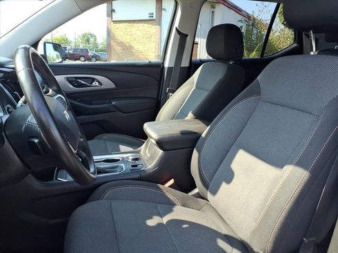 Used 2020 Chevrolet Traverse LT image 5