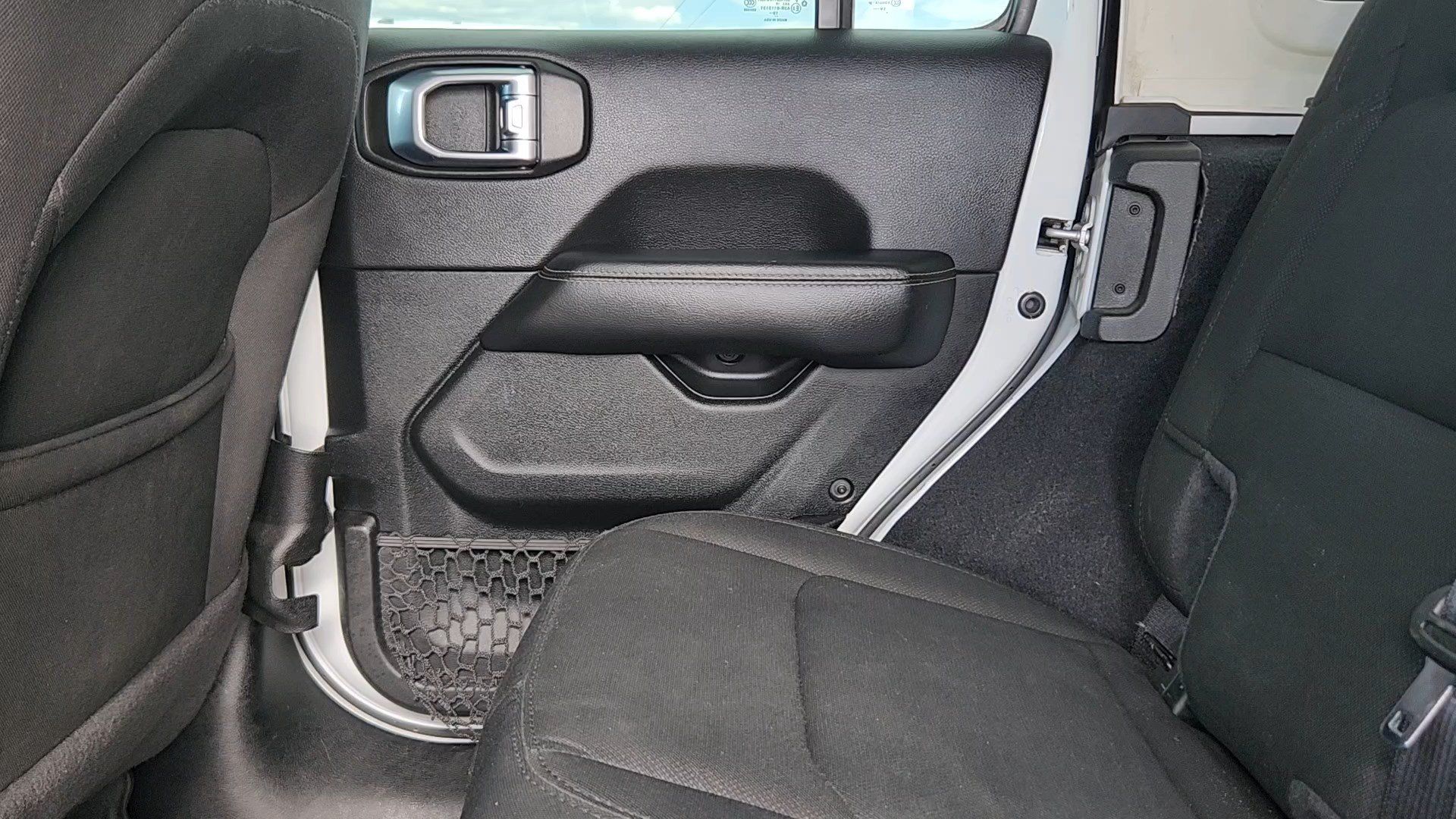Used 2020 Jeep Wrangler Unlimited Sahara AWD/4WD image 15