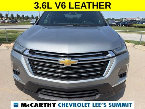 Used 2023 Chevrolet Traverse LT FWD image 3