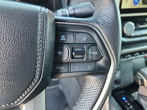 Used 2025 Toyota Tundra Limited AWD/4WD image 22