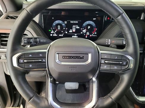 Used 2025 GMC Yukon XL Denali image 23