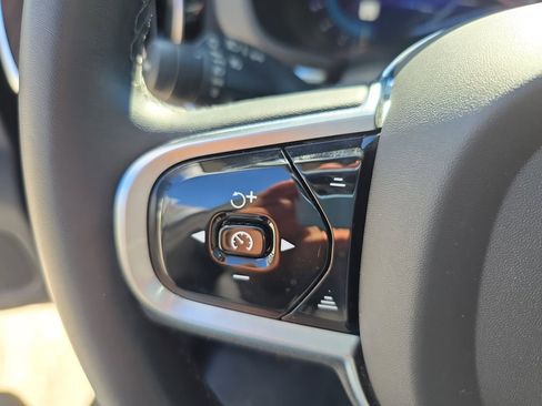 Certified 2023 Volvo XC60 B5 Plus image 21