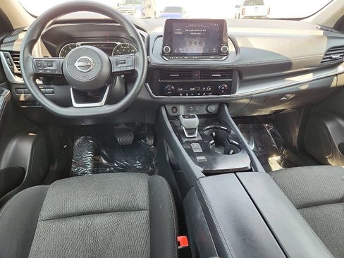 Used 2024 Nissan Rogue SV FWD image 10