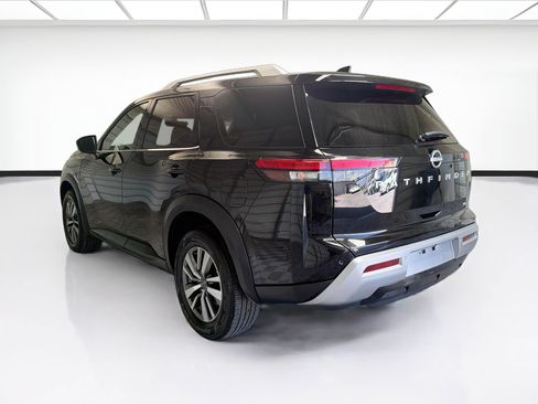 Used 2025 Nissan Pathfinder SL FWD image 6
